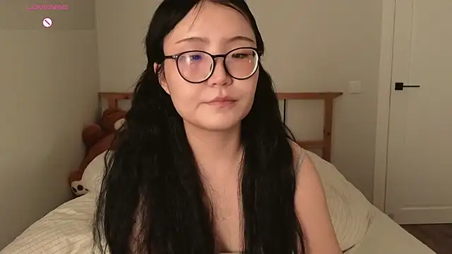 nullgirl online show from 12, 5, 2026