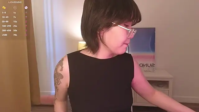 nullgirl online show from 6, 6, 2026