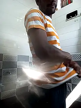 Snapshot of Hairymax_boy chatting on 3, 3, 2026 Hairymax boy online show from 3, 3, 2026