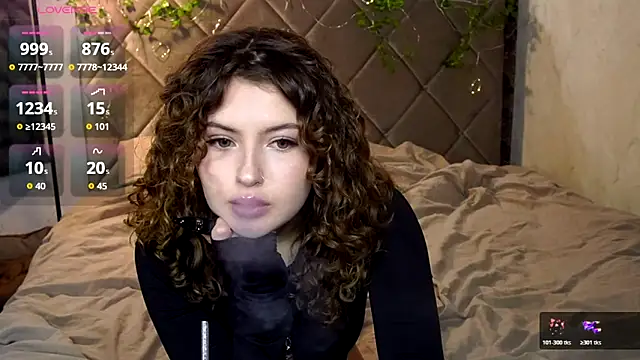 Snapshot of SueCurly chatting on 17, 2, 2026 SueCurly online show from 17, 2, 2026