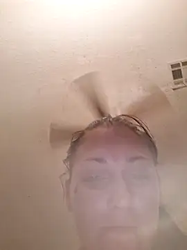 LadySn0w26 online show from 9, 3, 2026