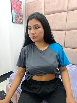 valenlopezz  online show from 8, 5, 2026