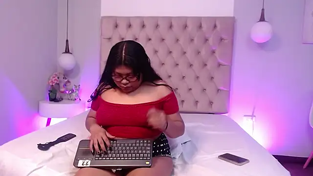 Kiri Black  online show from 3, 2, 2026