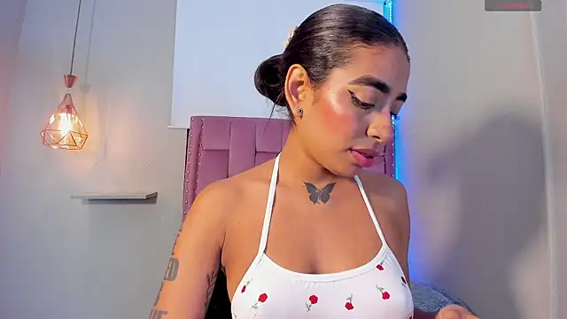 Scarlet Vixen  online show from 20, 5, 2026