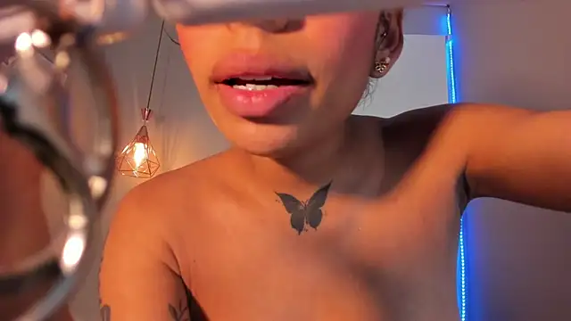 Snapshot of Scarlet_Vixen_ chatting on 3, 7, 2026 Scarlet Vixen online show from 3, 7, 2026