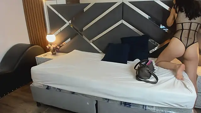 Ambarross  online show from 5, 3, 2026