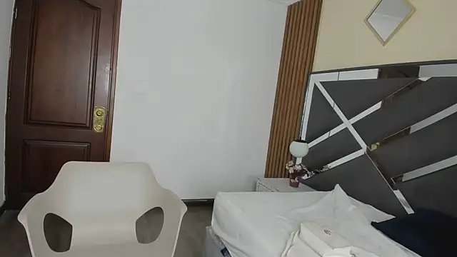 Ambarross  online show from 10, 2, 2026