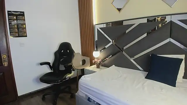 Ambarross  online show from 10, 4, 2026