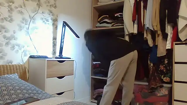 NyraLuna online show from 6, 2, 2026