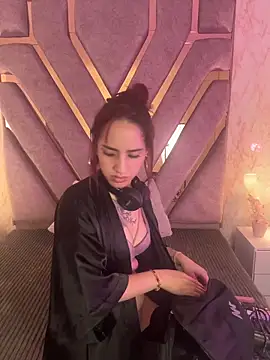 elodie rouge online show from 9, 4, 2026