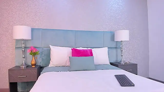 nela moretti online show from 12, 4, 2026