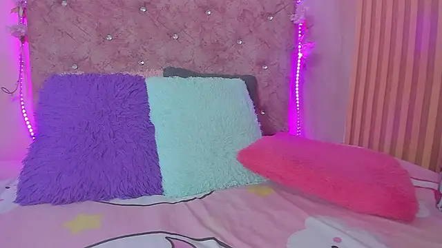 lovely  kiss   online show from 26, 3, 2026