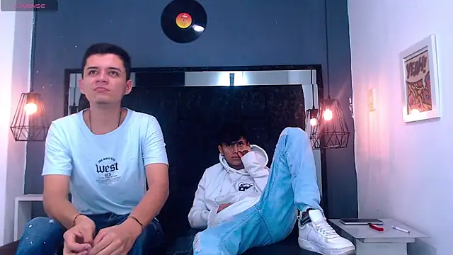 James And Kenet online show from 25, 2, 2026