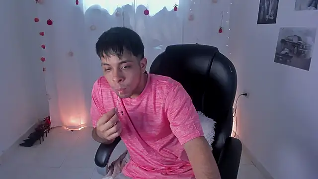 Snapshot of shooting_wilson chatting on 5, 2, 2026 shooting wilson online show from 5, 2, 2026