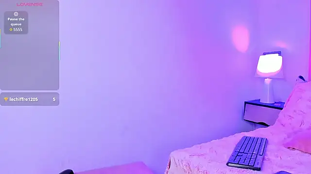 Emma collins01 online show from 17, 4, 2026