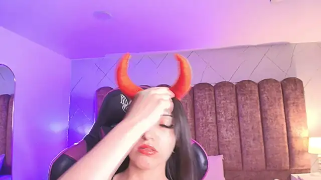 ShadowLune online show from 4, 4, 2026