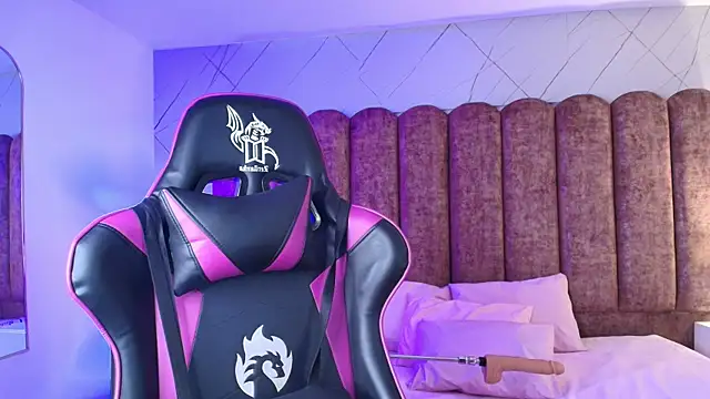 ShadowLune online show from 8, 3, 2026