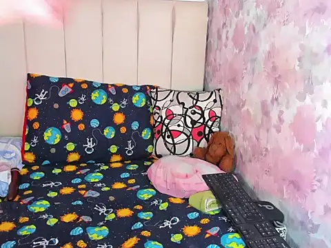 Snapshot of sara_sant chatting on 2, 3, 2026 sara sant online show from 2, 3, 2026