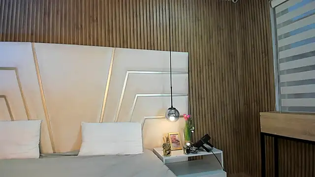 Xara Shadow online show from 30, 3, 2026