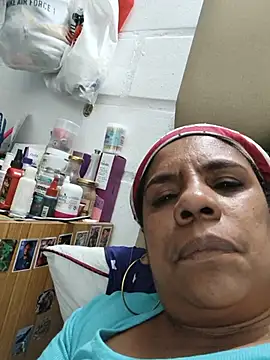 Snapshot of Zeyllyjhonson chatting on 5, 7, 2026 Zeyllyjhonson online show from 5, 7, 2026