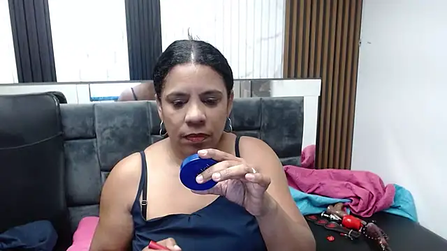 Snapshot of Zeyllyjhonson chatting on 3, 7, 2026 Zeyllyjhonson online show from 3, 7, 2026