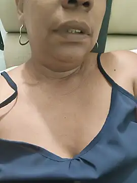 Snapshot of Zeyllyjhonson chatting on 18, 6, 2026 Zeyllyjhonson online show from 18, 6, 2026