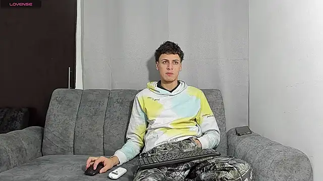 Snapshot of Two_sexboys chatting on 25, 2, 2026 Two sexboys online show from 25, 2, 2026