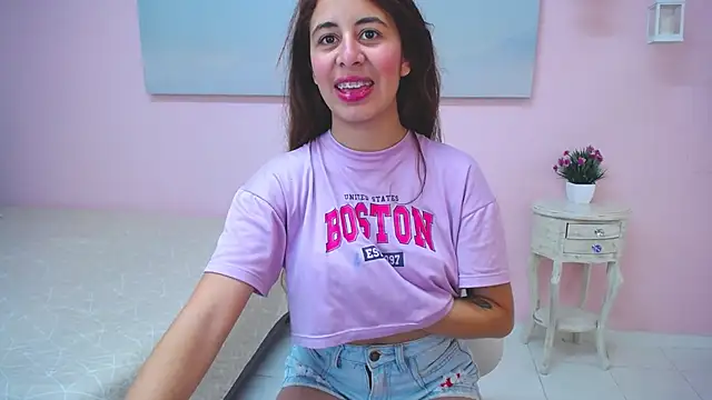 scarlett clyde online show from 18, 4, 2026