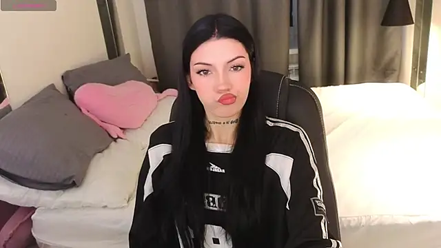 Kelly  Bunny online show from 16, 5, 2026