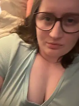 lucycomestrue online show from 2, 7, 2026