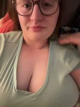 lucycomestrue online show from 25, 7, 2026