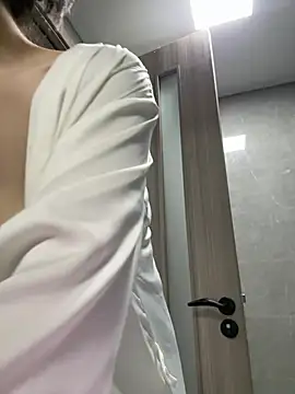 Cheating-wife online show from 4, 6, 2026