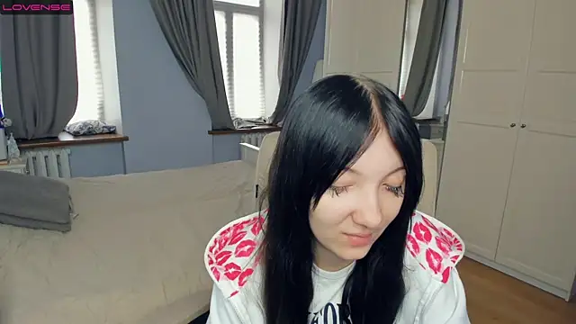 Snapshot of RoxanneComisky chatting on 8, 2, 2026 RoxanneComisky online show from 8, 2, 2026