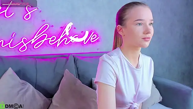 Nicole Vasquez online show from 4, 3, 2026