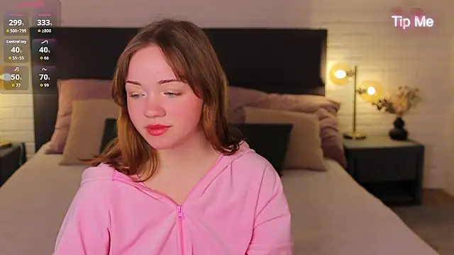 Kiss Moon online show from 5, 2, 2026