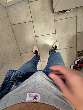 vali23 online show from 9, 4, 2026