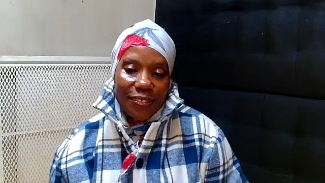 EbonyEmpressMilf online show from 17, 6, 2026