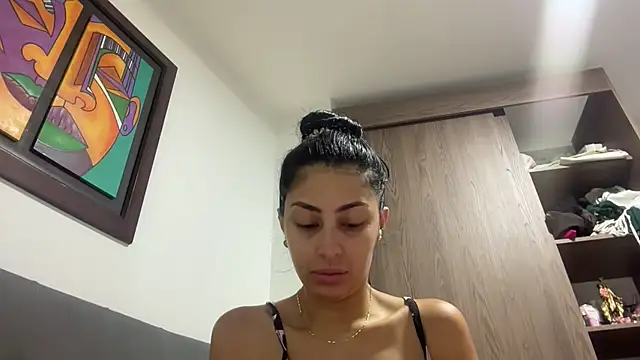 AbrilSantosxo online show from 26, 6, 2026