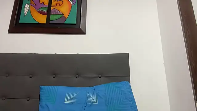 AbrilSantosxo online show from 25, 5, 2026
