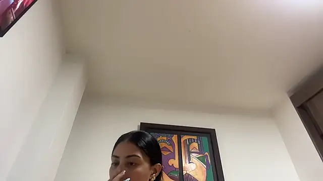 AbrilSantosxo online show from 25, 6, 2026