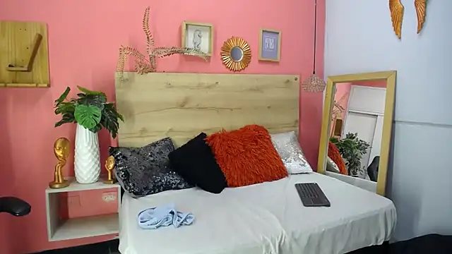 maria Turner1 online show from 5, 4, 2026