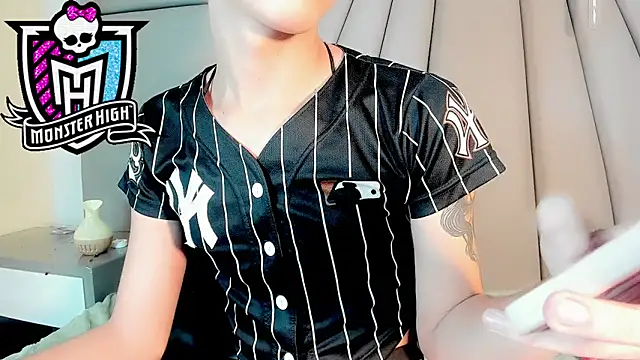 Miss-Saraii online show from 7, 4, 2026