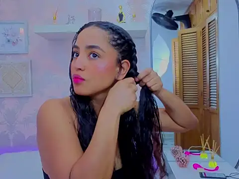 Emma Thompssonn online show from 4, 3, 2026