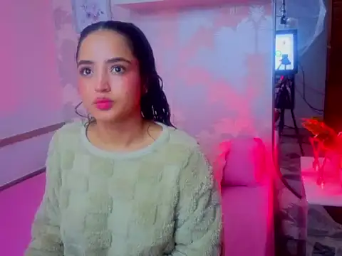Snapshot of Emma_Thompssonn chatting on 13, 6, 2026 Emma Thompssonn online show from 13, 6, 2026