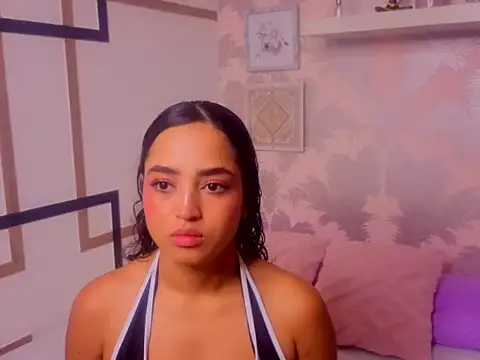 Snapshot of Emma_Thompssonn chatting on 11, 6, 2026 Emma Thompssonn online show from 11, 6, 2026