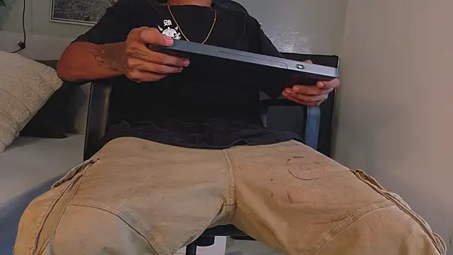 AndrewKenoxx  online show from 15, 3, 2026