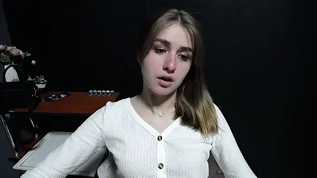 Snapshot of Sunny_siren chatting on 7, 5, 2026 Sunny siren online show from 7, 5, 2026