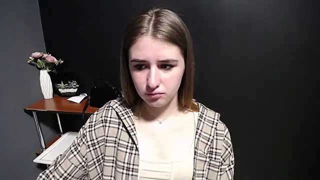 Sunny siren online show from 28, 3, 2026