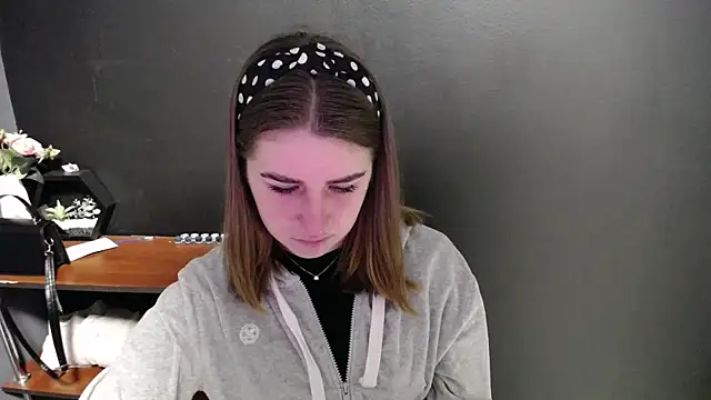 Sunny siren online show from 8, 4, 2026