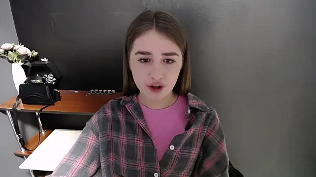 Sunny siren online show from 18, 4, 2026